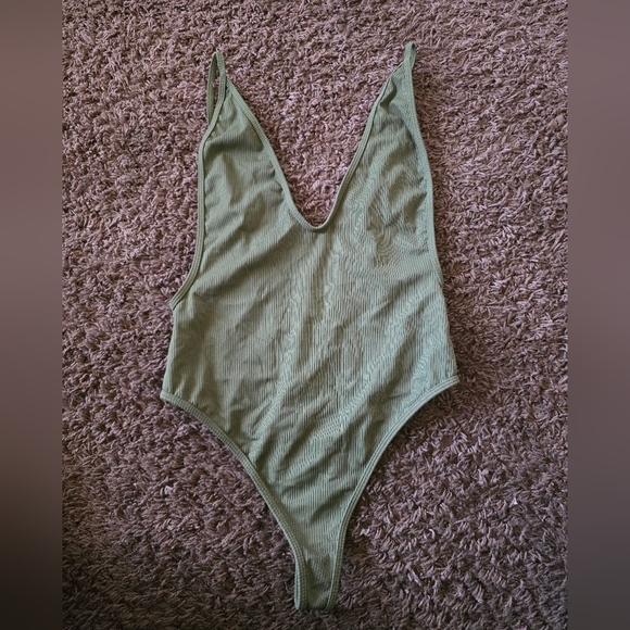 Shekibi. Olive Green Ribbed Women's One-Piece Deep V Swimsuit. Size Large. NWT. - Picture 2 of 7